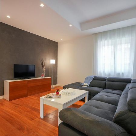 Gli Aquiloni Apartment - Steps From The Station Bari Exterior photo