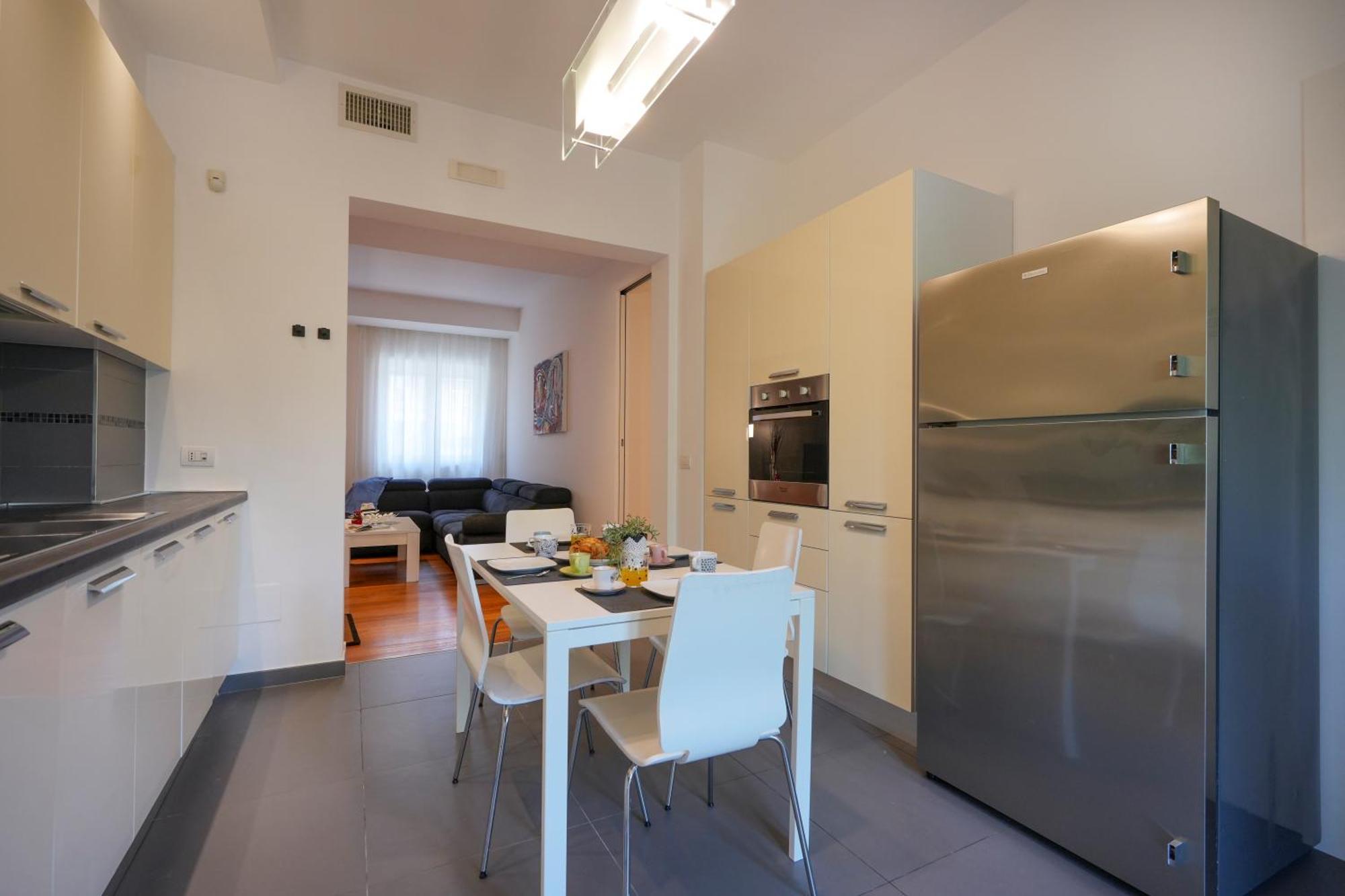 Gli Aquiloni Apartment - Steps From The Station Bari Exterior photo