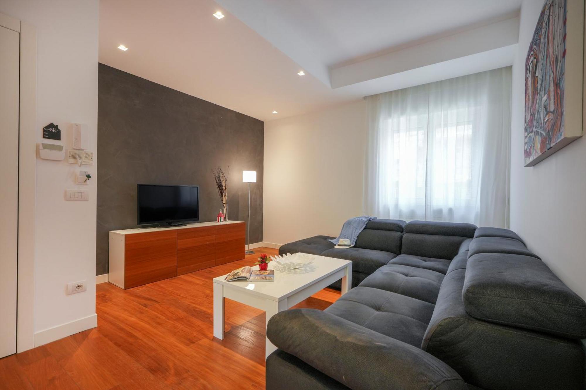 Gli Aquiloni Apartment - Steps From The Station Bari Exterior photo