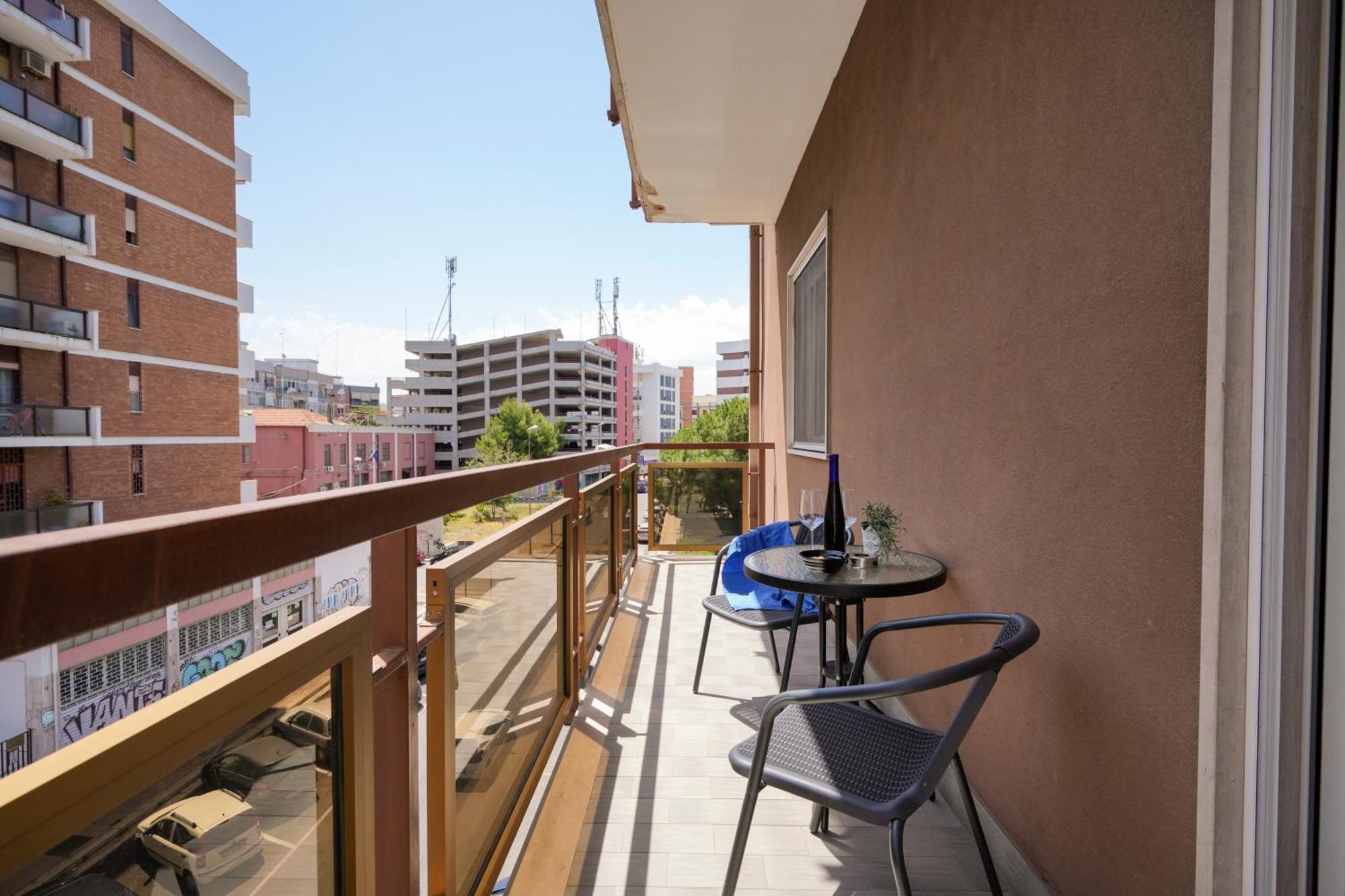Gli Aquiloni Apartment - Steps From The Station Bari Exterior photo