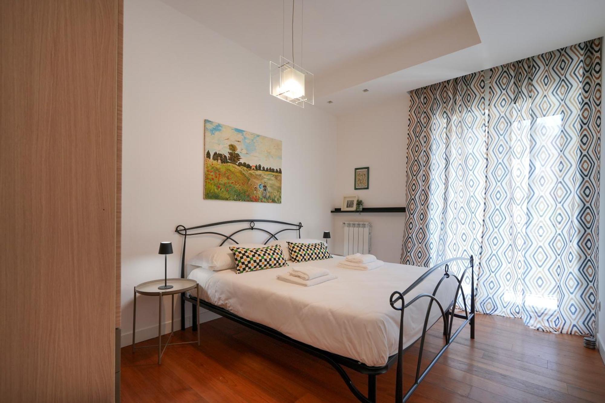 Gli Aquiloni Apartment - Steps From The Station Bari Exterior photo