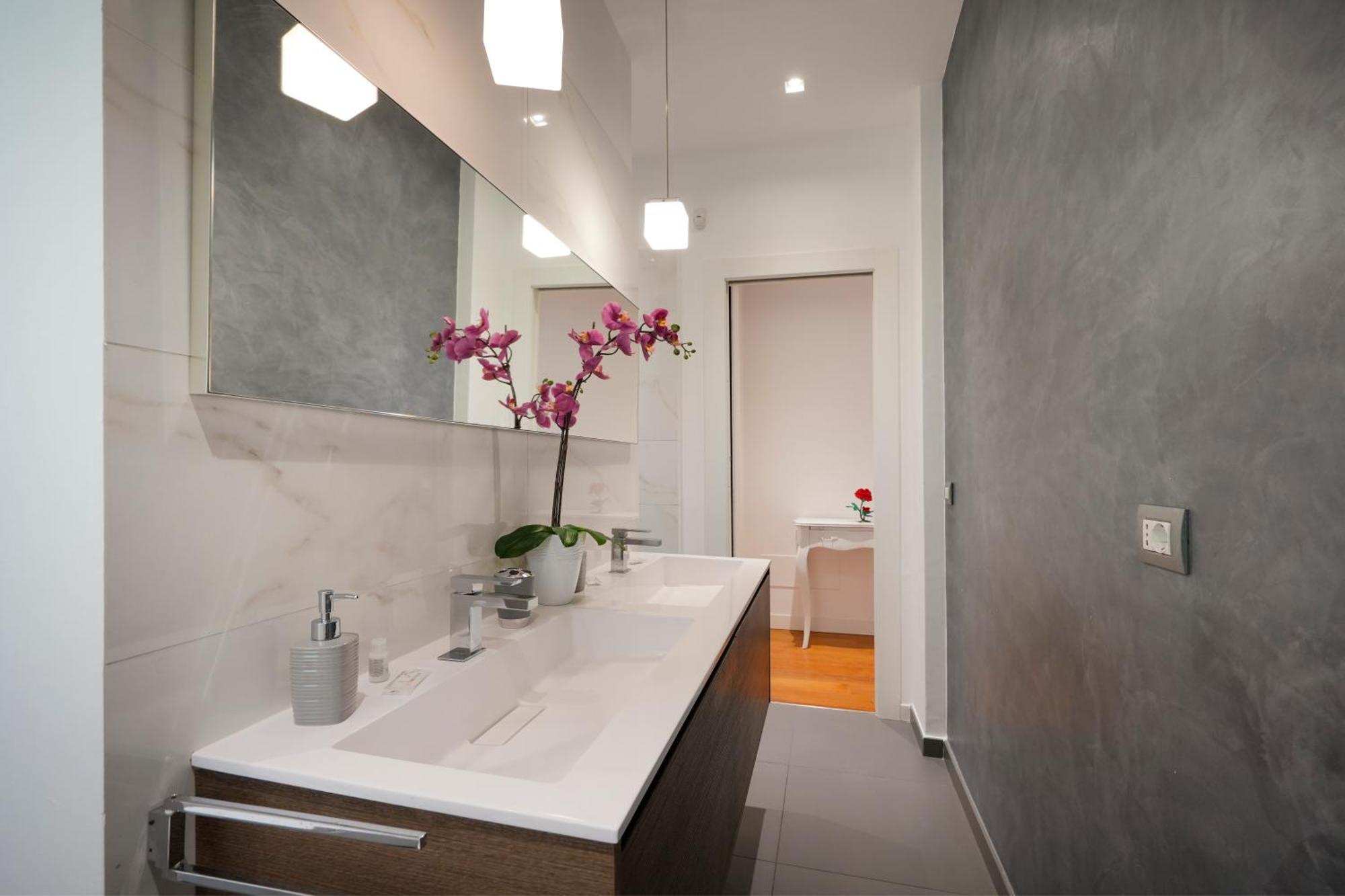 Gli Aquiloni Apartment - Steps From The Station Bari Exterior photo