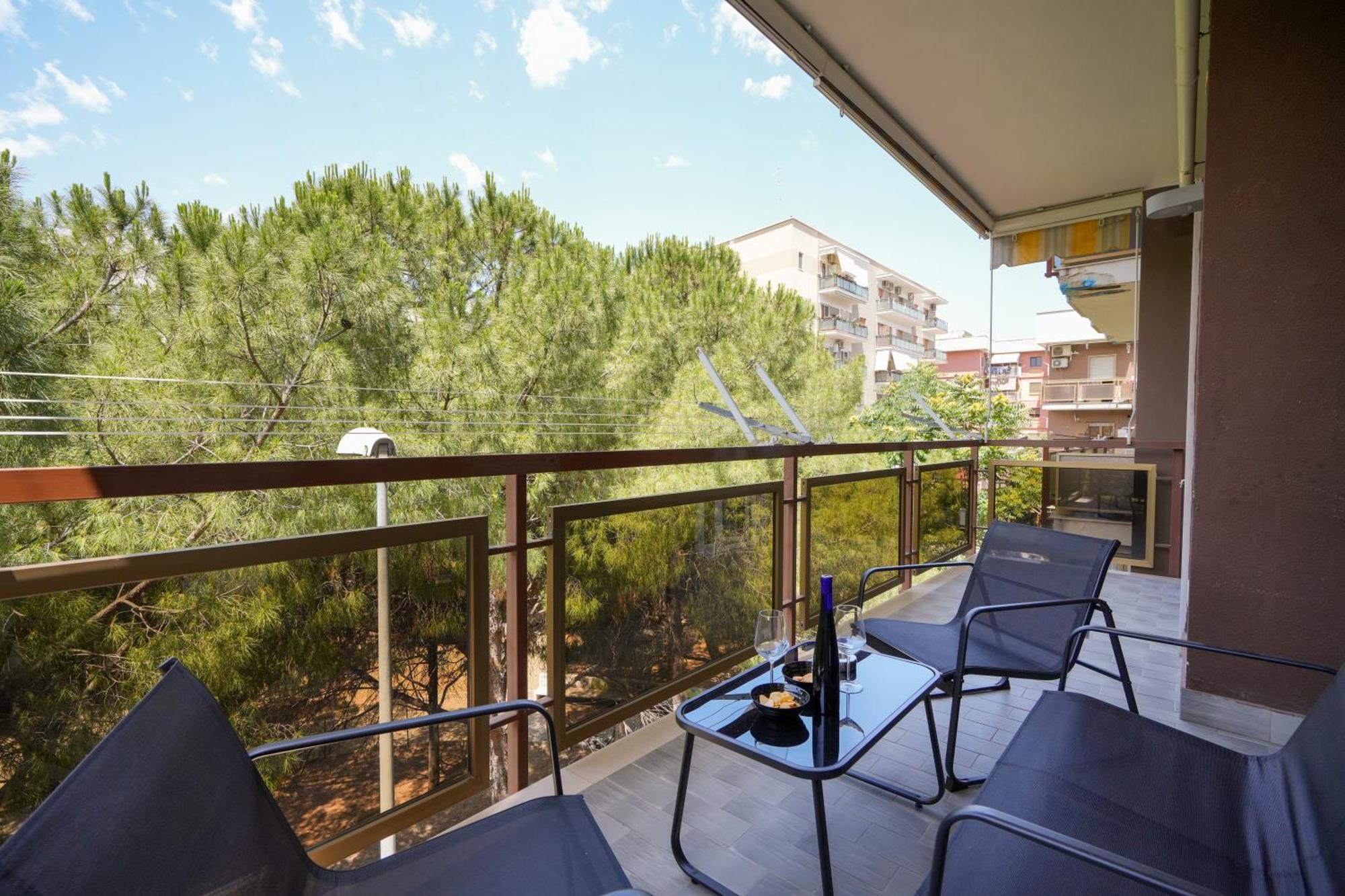 Gli Aquiloni Apartment - Steps From The Station Bari Exterior photo