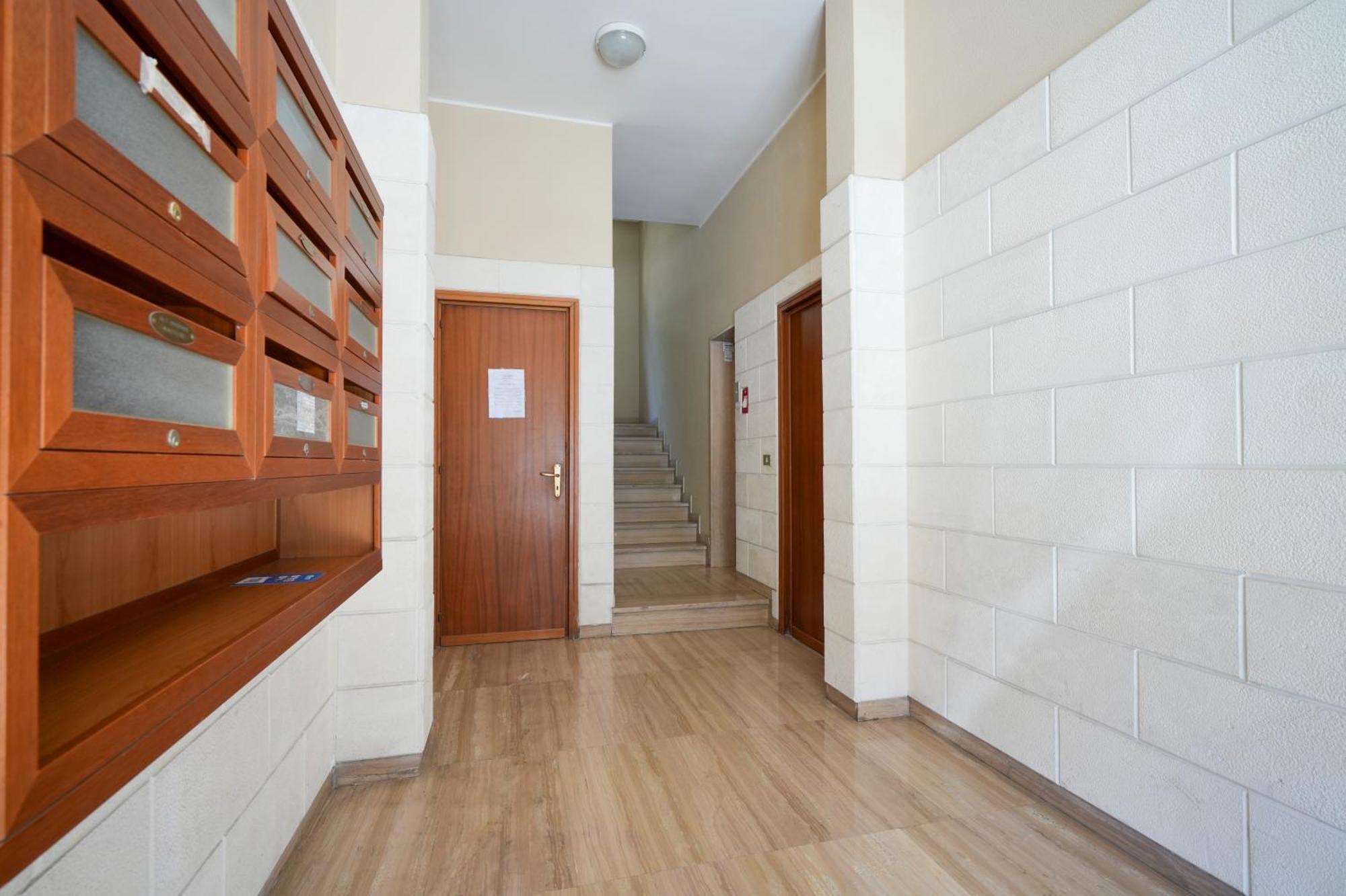Gli Aquiloni Apartment - Steps From The Station Bari Exterior photo